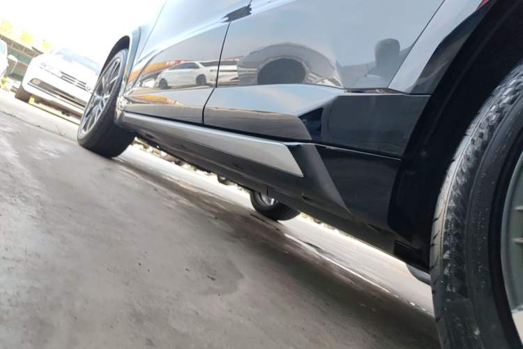 Used CHANGAN UNI-T 2023 Second-Generation 1.5T Prestige Model Left Side Sill