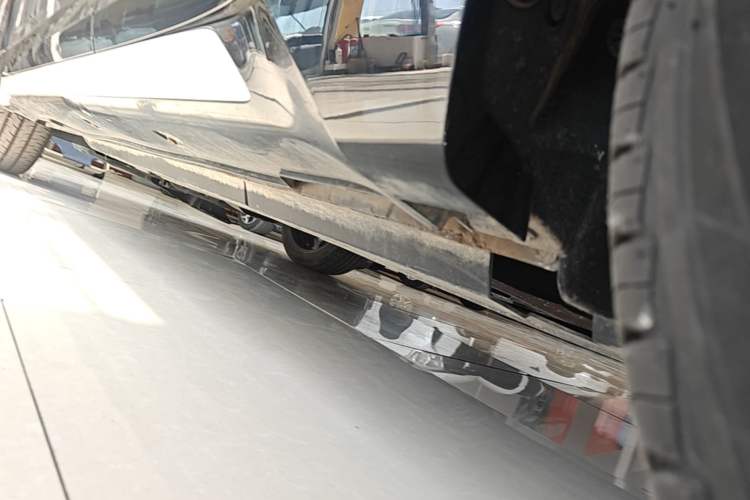 Used CHANGAN UNI-T 2023 Second-Generation 1.5T Prestige Model Left Side Sill