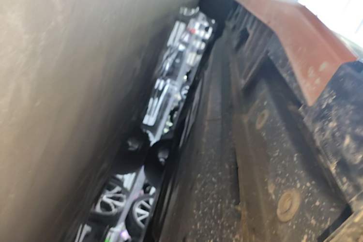 Used CHANGAN UNI-T 2023 2nd Generation 1.5T Sport Edition Flagship Version Left Side Sill