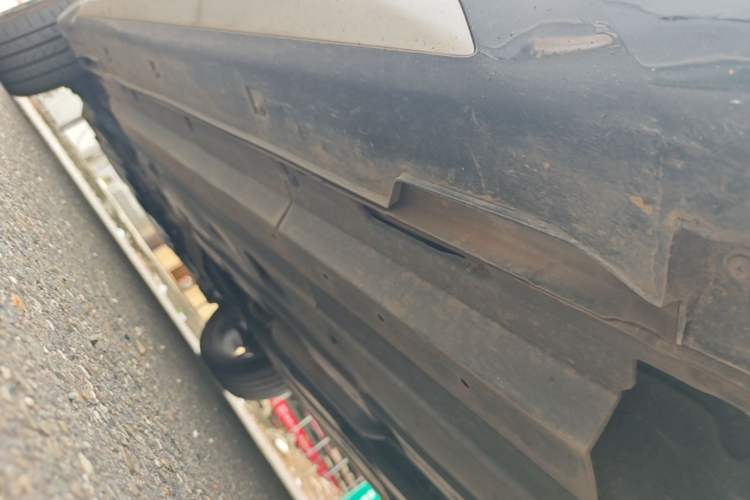 Used CHANGAN UNI-T 2023 Second-Generation 1.5T Prestige Model Left Side Sill