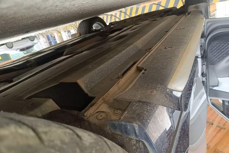 Used CHANGAN UNI-T 2023 Second-Generation 1.5T Prestige Model Left Side Sill