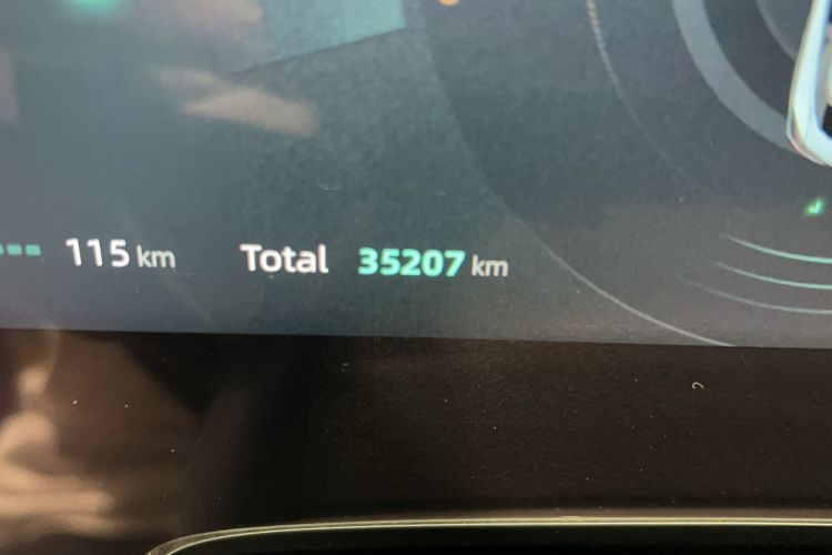 Used CHANGAN UNI-T 2023 Second-Generation 1.5T Prestige Model Odometer Close Up