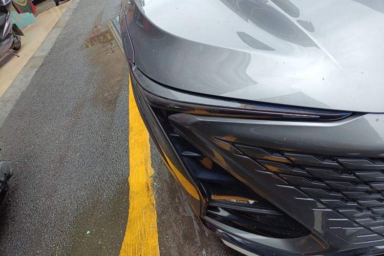 Used CHANGAN UNI-T 2023 Second-Generation 1.5T Prestige Model Right Front Headlight