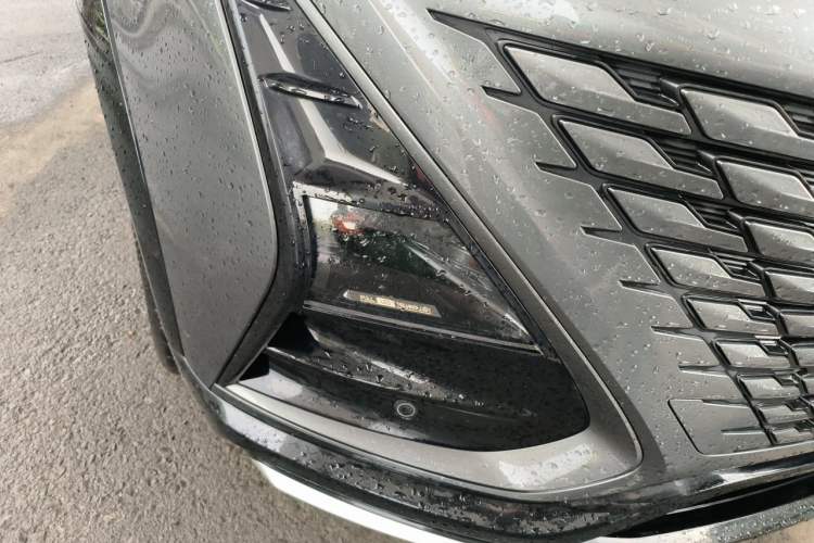 Used CHANGAN UNI-T 2023 Second-Generation 1.5T Prestige Model Right Front Headlight