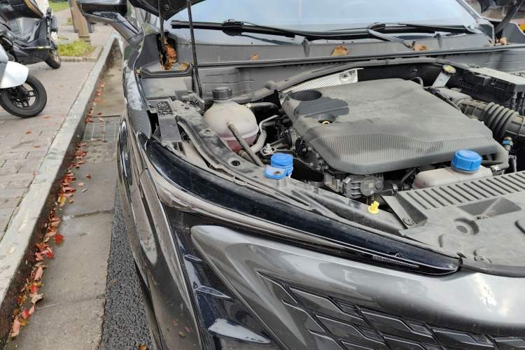Used CHANGAN UNI-T 2023 Second-Generation 1.5T Prestige Model Right Front Headlight