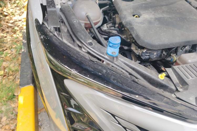 Used CHANGAN UNI-T 2023 Second-Generation 1.5T Prestige Model Right Front Headlight