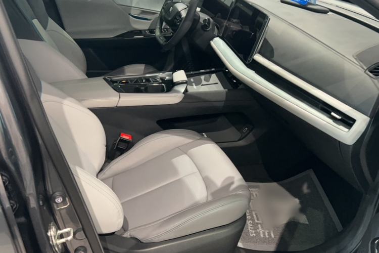 Used CHANGAN UNI-T 2023 Second-Generation 1.5T Prestige Model Right Front Seat