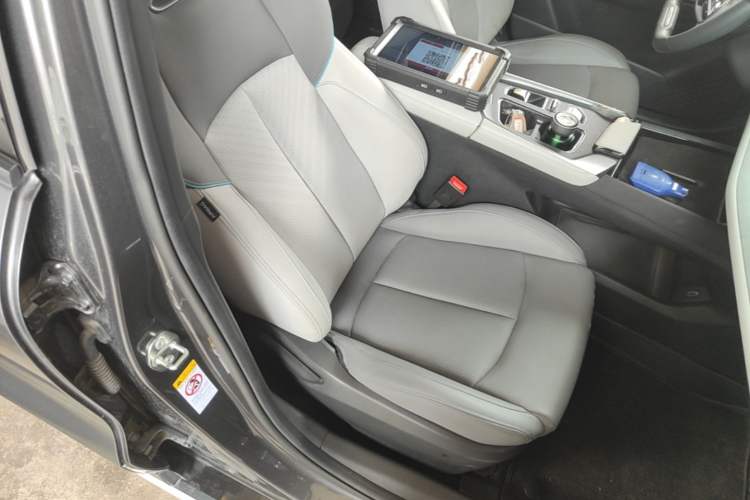 Used CHANGAN UNI-T 2023 Second-Generation 1.5T Prestige Model Right Front Seat