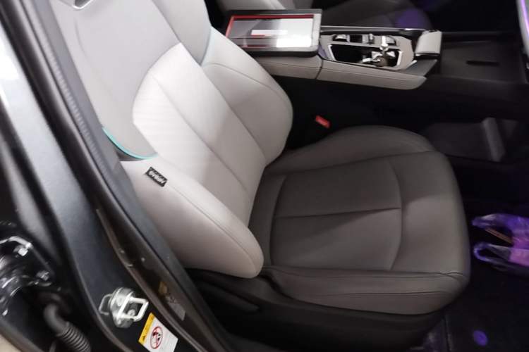Used CHANGAN UNI-T 2023 Second-Generation 1.5T Prestige Model Right Front Seat