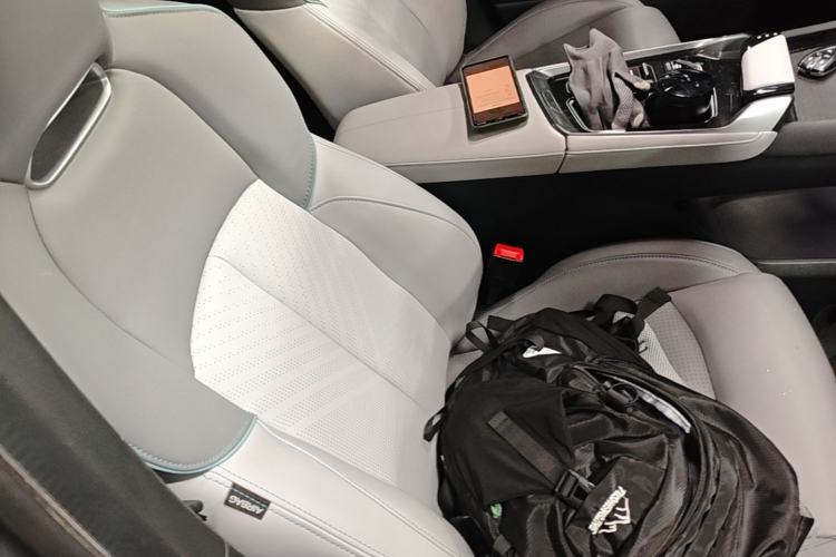 Used CHANGAN UNI-T 2023 2nd Generation 1.5T Flagship Version Right Front Seat
