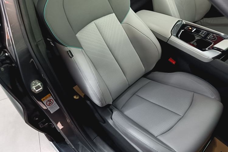 Used CHANGAN UNI-T 2023 2nd Generation 1.5T Luxury Version Right Front Seat
