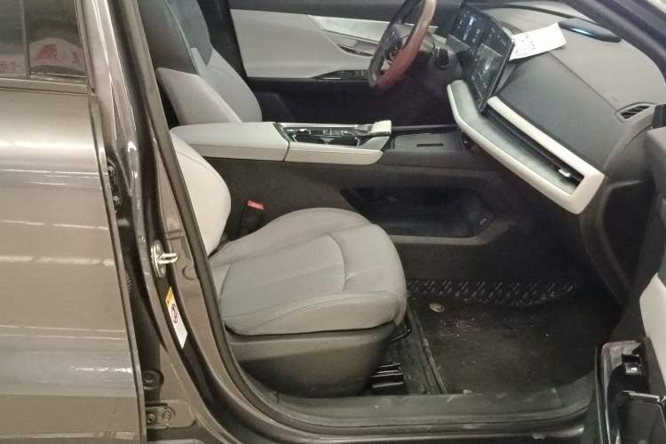 Used CHANGAN UNI-T 2023 Second-Generation 1.5T Prestige Model Right Front Seat