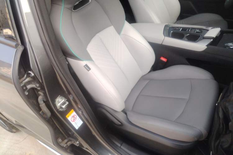 Used CHANGAN UNI-T 2023 Second-Generation 1.5T Prestige Model Right Front Seat