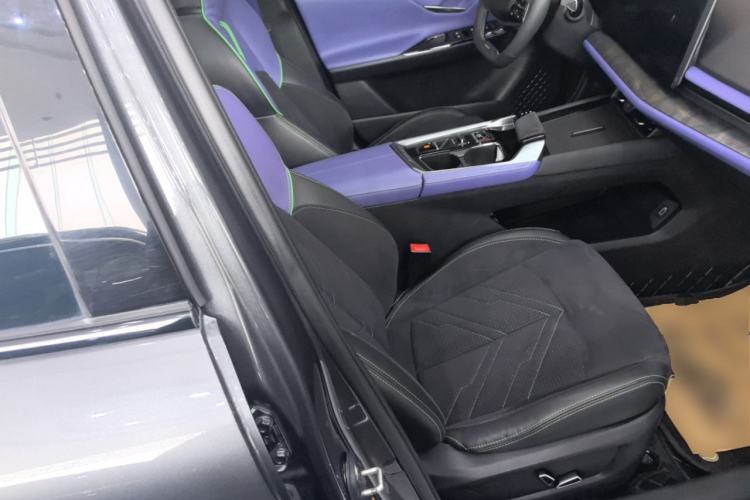 Used CHANGAN UNI-T 2023 2nd Generation 1.5T Sport Edition Flagship Version Right Front Seat