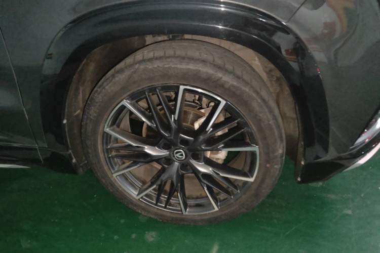 Used CHANGAN UNI-T 2023 Second-Generation 1.5T Prestige Model Right Front Wheel Hub