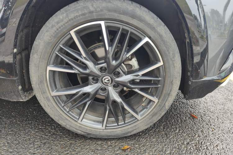 Used CHANGAN UNI-T 2023 Second-Generation 1.5T Prestige Model Right Front Wheel Hub