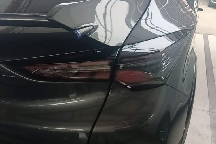 Used CHANGAN UNI-T 2023 2nd Generation 1.5T Sport Edition Flagship Version Right Rear Taillight