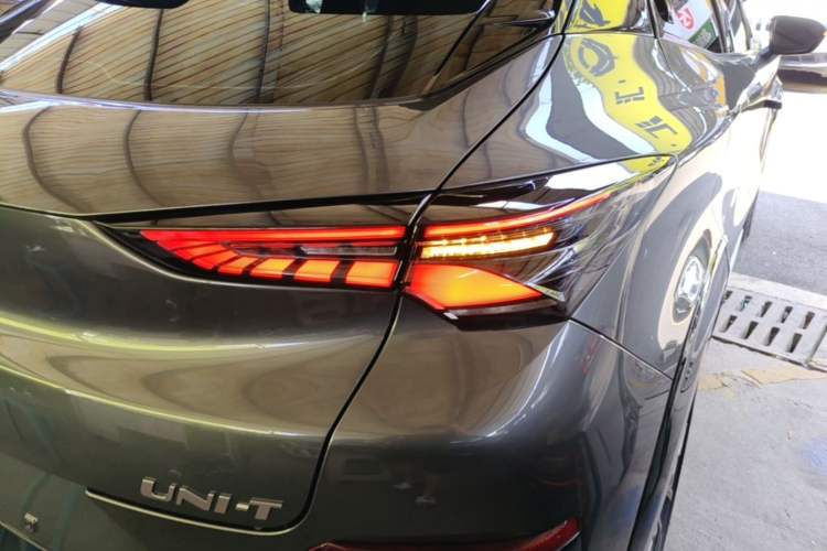 Used CHANGAN UNI-T 2023 Second-Generation 1.5T Prestige Model Right Rear Taillight