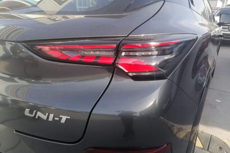 Used CHANGAN UNI-T 2023 Second-Generation 1.5T Prestige Model Right Rear Taillight