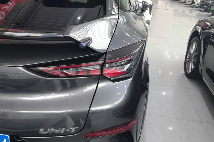 Used CHANGAN UNI-T 2023 2nd Generation 1.5T Sport Edition Flagship Version Right Rear Taillight
