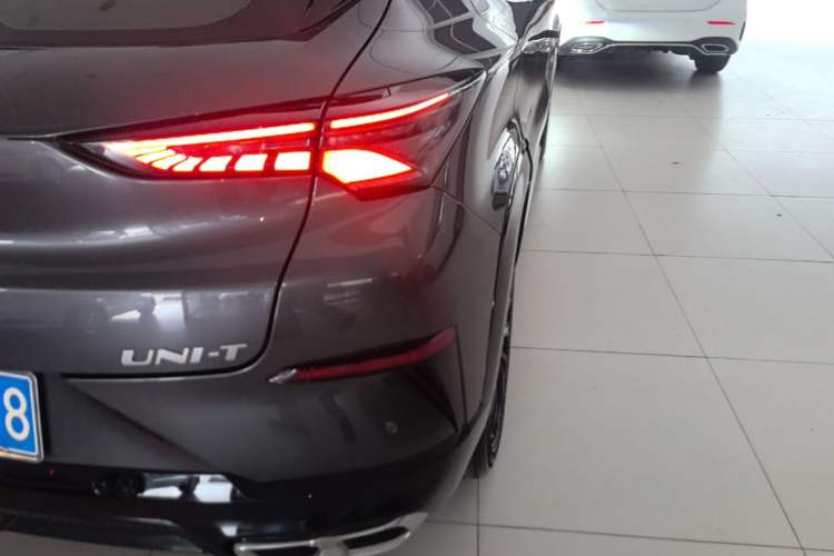 Used CHANGAN UNI-T 2023 2nd Generation 1.5T Excellence Version Right Rear Taillight