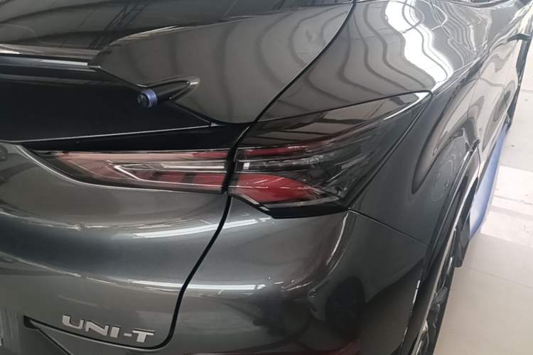 Used CHANGAN UNI-T 2023 2nd Generation 1.5T Sport Edition Flagship Version Right Rear Taillight