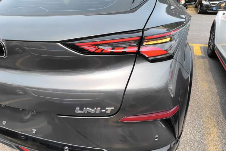 Used CHANGAN UNI-T 2023 Second-Generation 1.5T Prestige Model Right Rear Taillight
