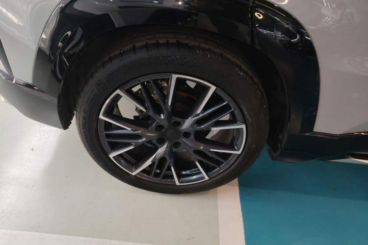 Used CHANGAN UNI-T 2023 Second-Generation 1.5T Prestige Model Right Rear Wheel Hub