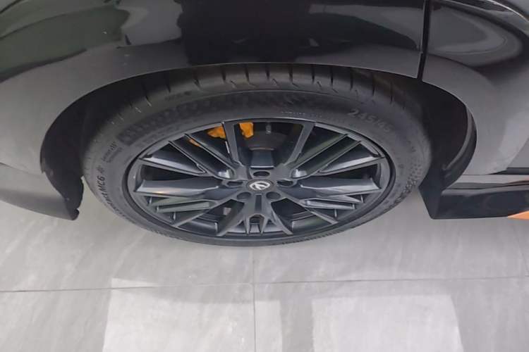 Used CHANGAN UNI-T 2023 2nd Generation 1.5T Sport Edition Flagship Version Right Rear Wheel Hub