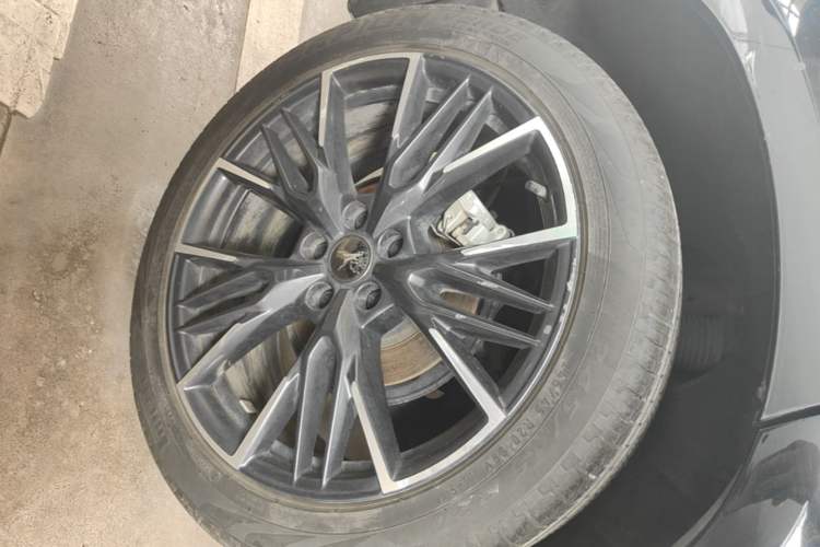 Used CHANGAN UNI-T 2023 Second-Generation 1.5T Prestige Model Right Rear Wheel Hub