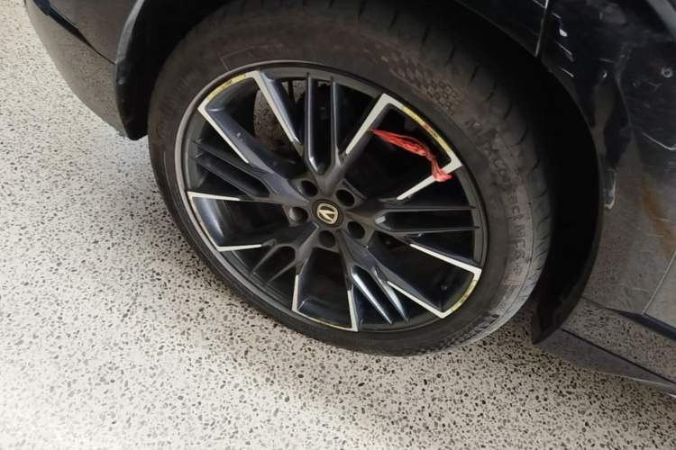 Used CHANGAN UNI-T 2023 Second-Generation 1.5T Prestige Model Right Rear Wheel Hub