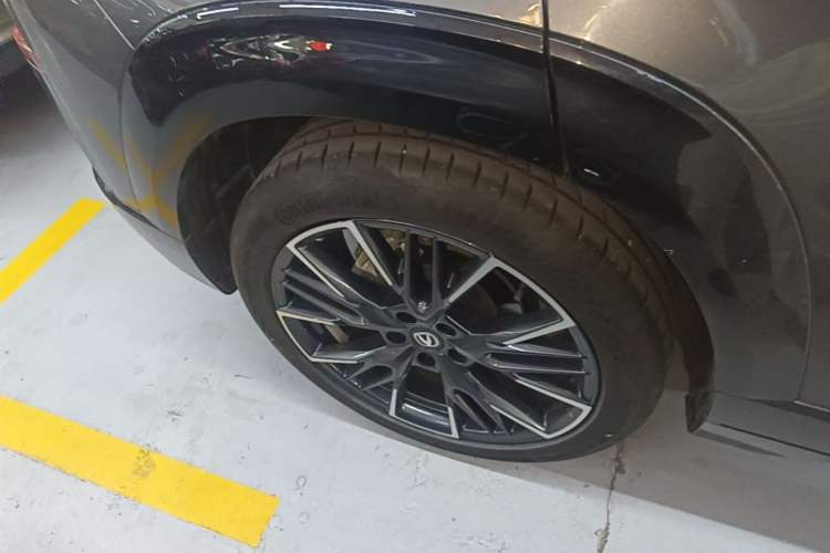 Used CHANGAN UNI-T 2023 Second-Generation 1.5T Prestige Model Right Rear Wheel Hub