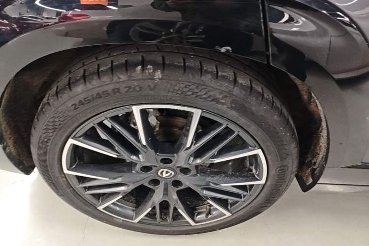 Used CHANGAN UNI-T 2023 2nd Generation 1.5T Flagship Version Right Rear Wheel Hub