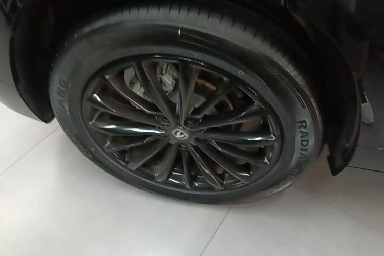 Used CHANGAN UNI-T 2023 2nd Generation 1.5T Luxury Version Right Rear Wheel Hub