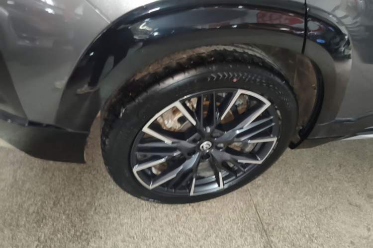 Used CHANGAN UNI-T 2023 Second-Generation 1.5T Prestige Model Right Rear Wheel Hub