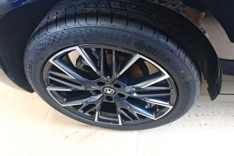 Used CHANGAN UNI-T 2023 Second-Generation 1.5T Prestige Model Right Rear Wheel Hub