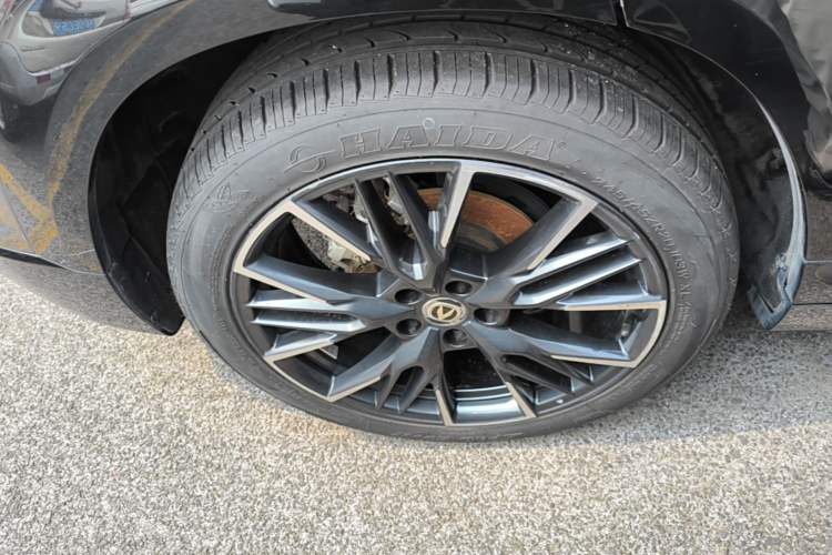 Used CHANGAN UNI-T 2023 Second-Generation 1.5T Prestige Model Right Rear Wheel Hub