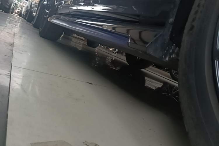 Used CHANGAN UNI-T 2023 2nd Generation 1.5T Sport Edition Flagship Version Right Side Sill