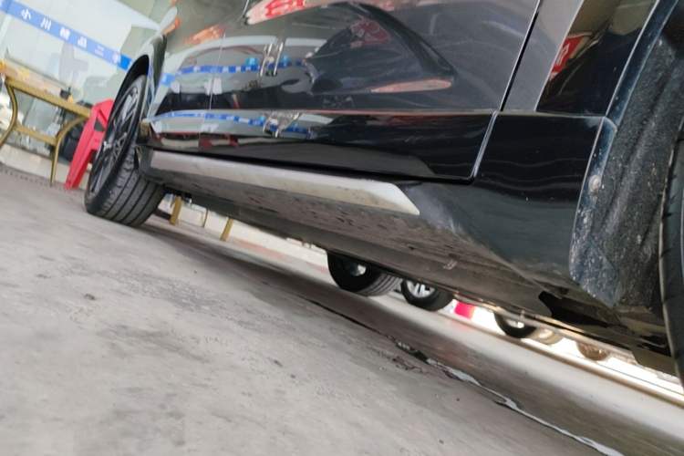 Used CHANGAN UNI-T 2023 Second-Generation 1.5T Prestige Model Right Side Sill