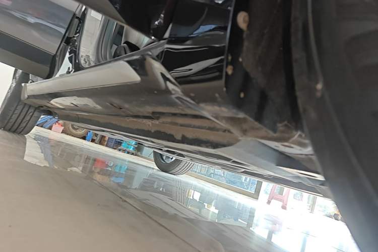 Used CHANGAN UNI-T 2023 Second-Generation 1.5T Prestige Model Right Side Sill