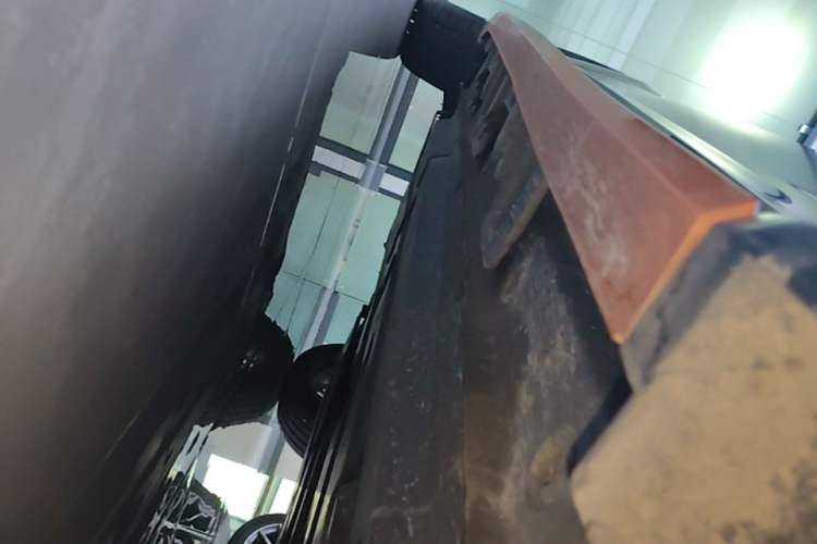 Used CHANGAN UNI-T 2023 2nd Generation 1.5T Sport Edition Flagship Version Right Side Sill