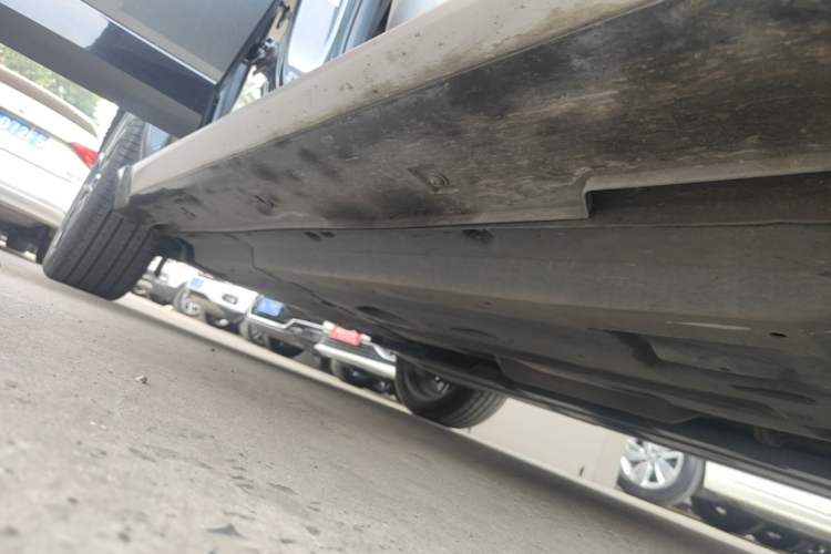 Used CHANGAN UNI-T 2023 Second-Generation 1.5T Prestige Model Right Side Sill