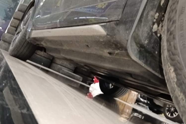 Used CHANGAN UNI-T 2023 Second-Generation 1.5T Prestige Model Right Side Sill