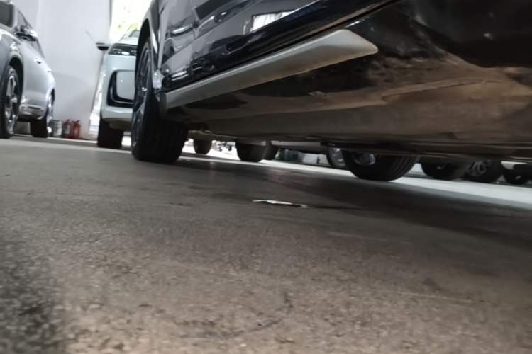 Used CHANGAN UNI-T 2023 Second-Generation 1.5T Prestige Model Right Side Sill
