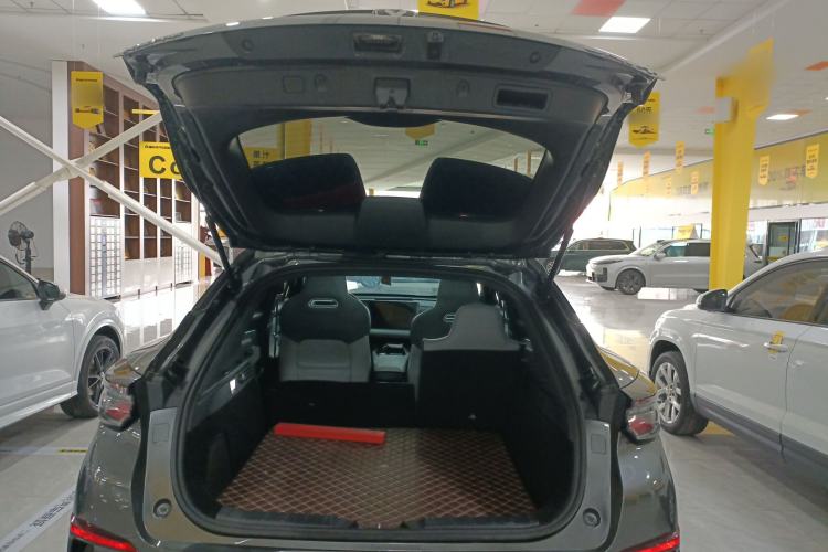 Used CHANGAN UNI-T 2023 Second-Generation 1.5T Prestige Model Trunk