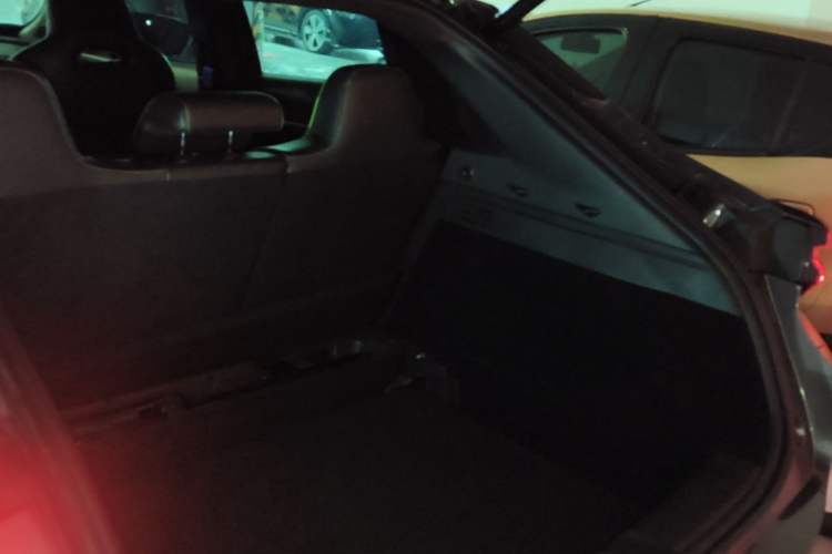 Used CHANGAN UNI-T 2023 2nd Generation 1.5T Sport Edition Flagship Version Trunk