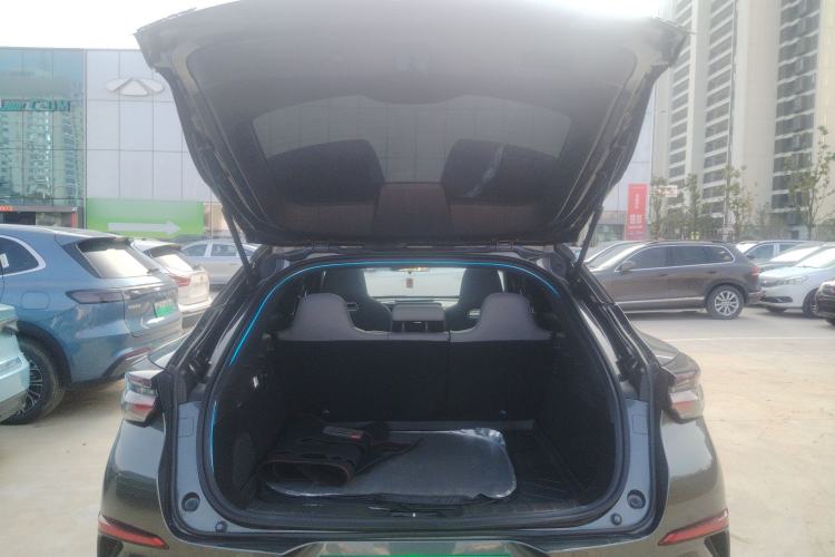 Used CHANGAN UNI-T 2023 Second-Generation 1.5T Prestige Model Trunk