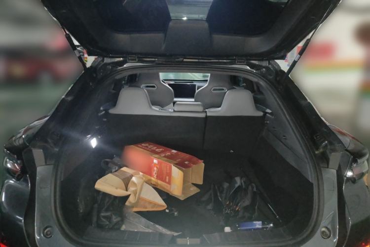 Used CHANGAN UNI-T 2023 Second-Generation 1.5T Prestige Model Trunk