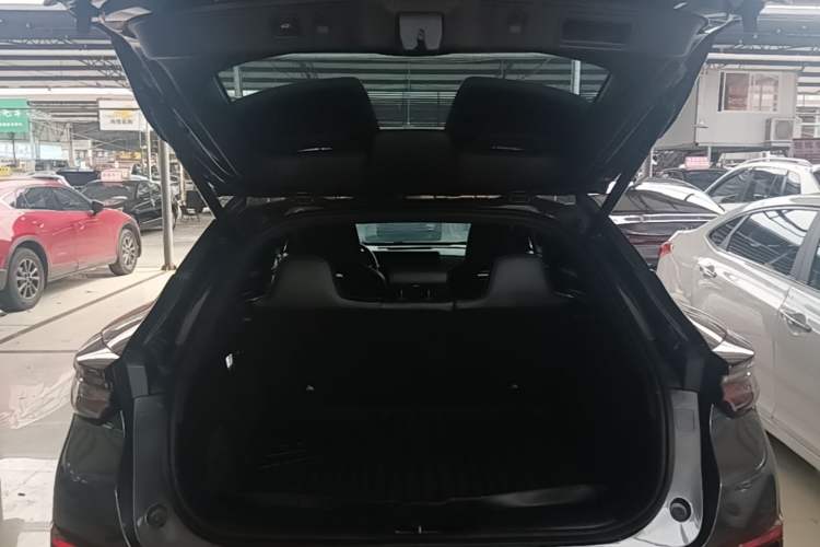 Used CHANGAN UNI-T 2023 2nd Generation 1.5T Sport Edition Flagship Version Trunk