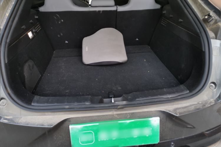 Used CHANGAN UNI-T 2023 Second-Generation 1.5T Prestige Model Trunk